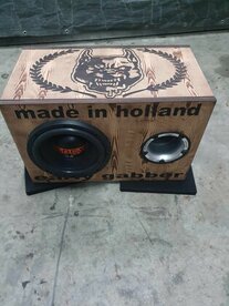 100% HARDCORE prijs is inc subwoofer