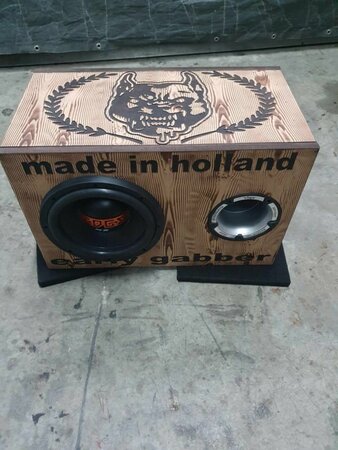 100% HARDCORE prijs is inc subwoofer