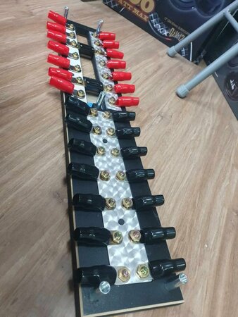 zekering houders met aluminium strip (+plus en -min spots)