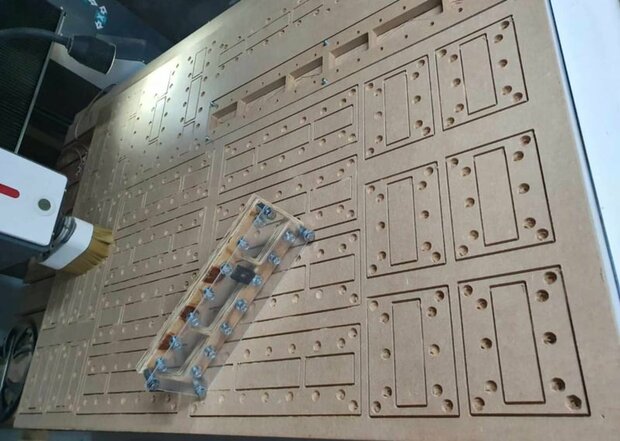zekering houders met aluminium strip (+plus en -min