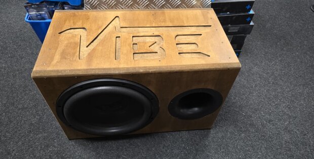 unieke houtlook kist vibe logo 1x12 inch