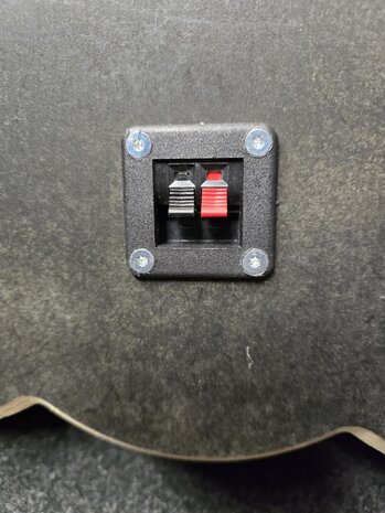 speaker kist 8x10 cm erg luid 