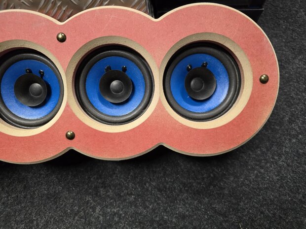 speaker kist 8x10 cm erg luid 