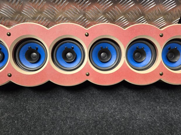 speaker kist 8x10 cm erg luid 