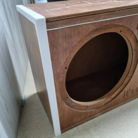 vrachtwagen + witte lijst 12 inch kist